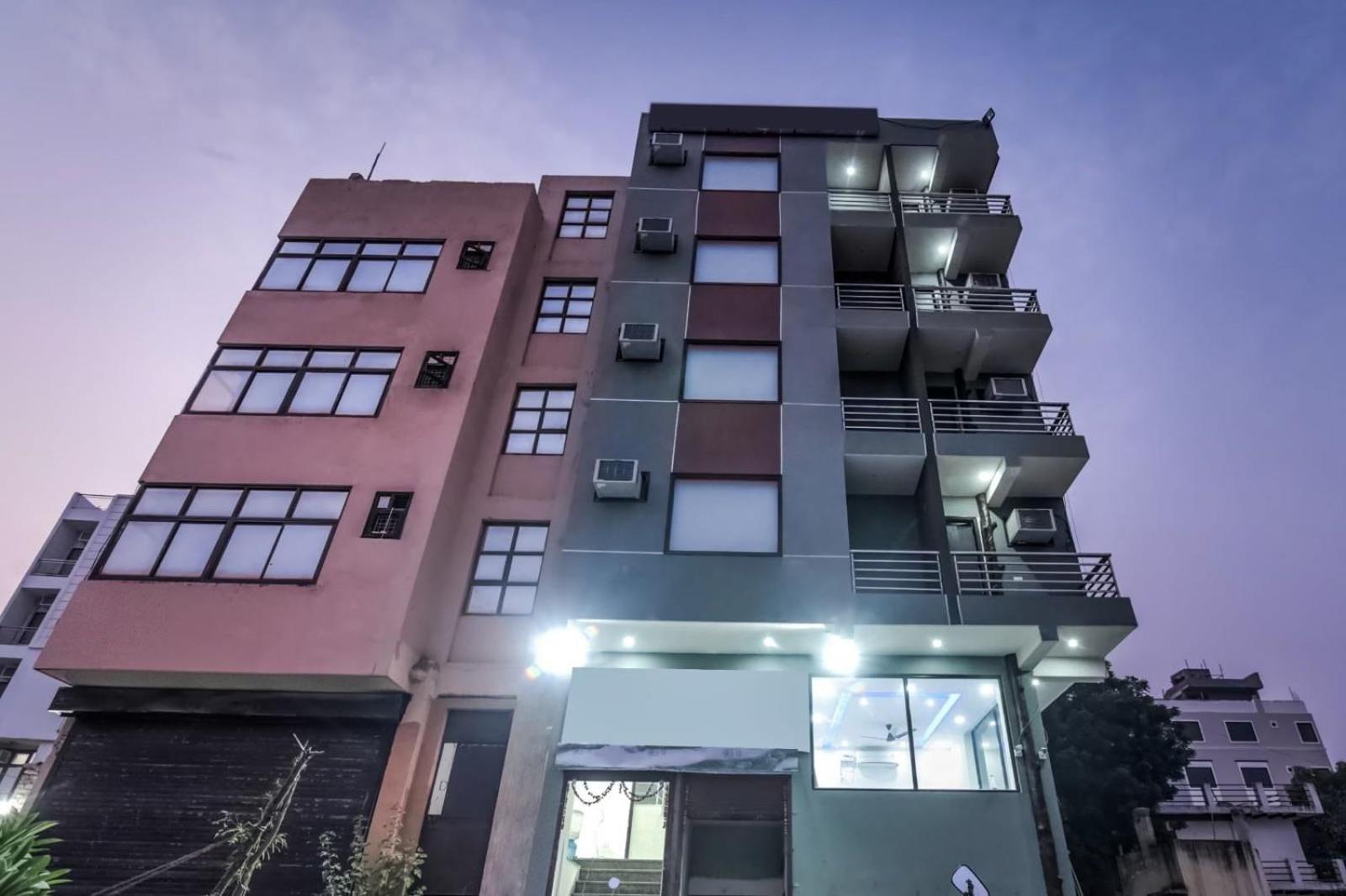Hotel Aerostar Gold - Opposite Max Healthcare Delhi  Exterior foto