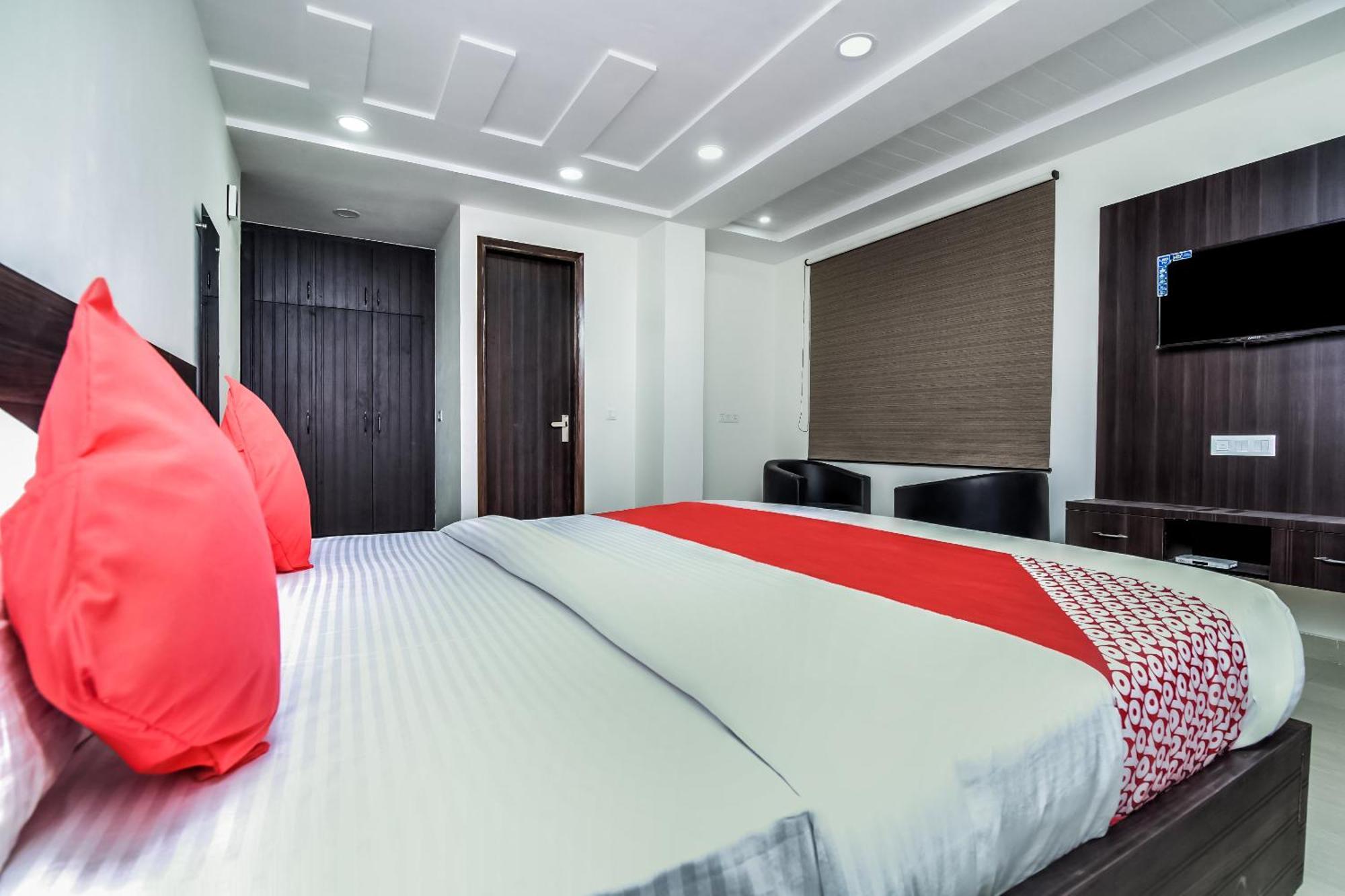 Hotel Aerostar Gold - Opposite Max Healthcare Delhi  Exterior foto