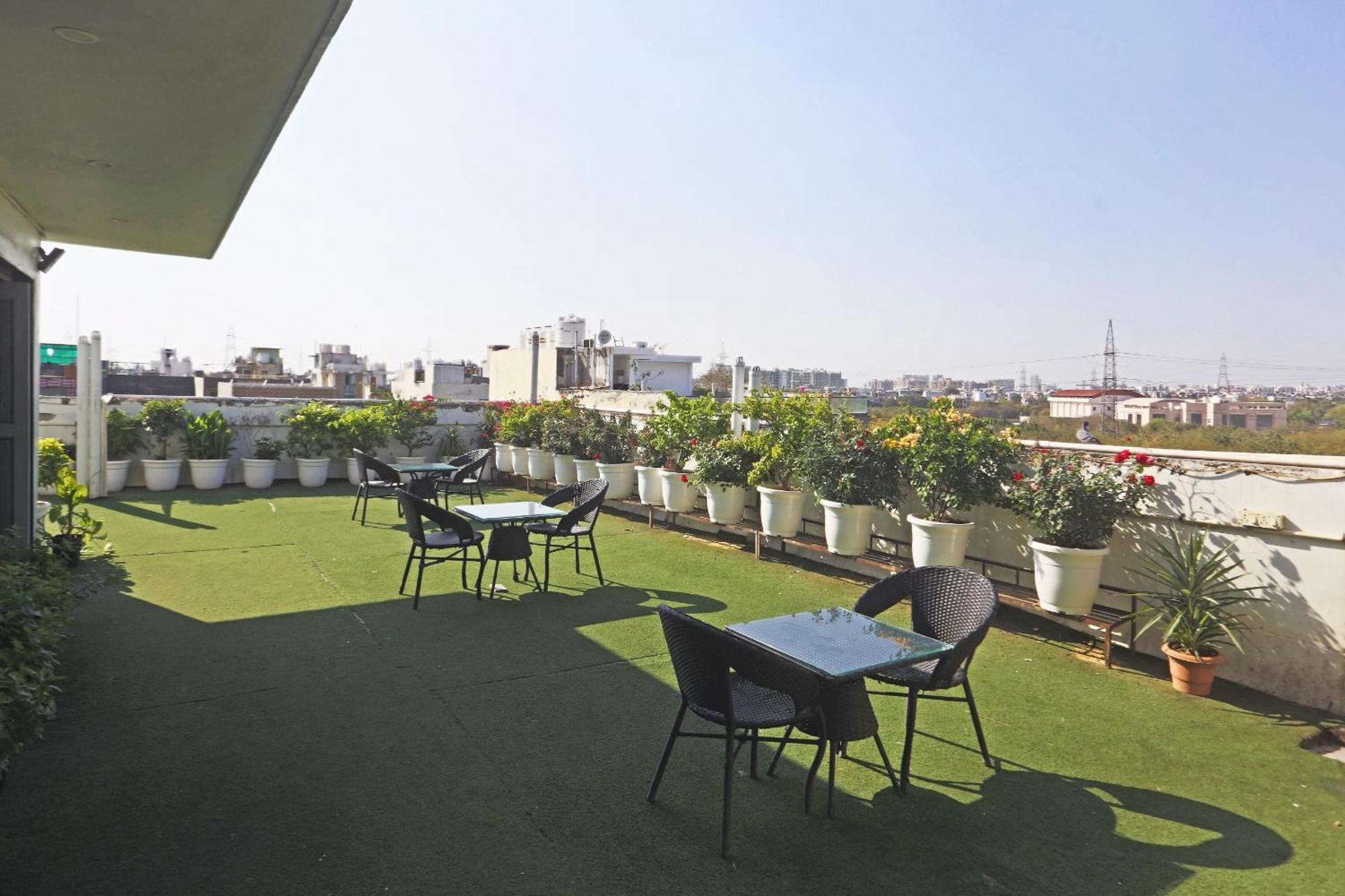 Hotel Aerostar Gold - Opposite Max Healthcare Delhi  Exterior foto