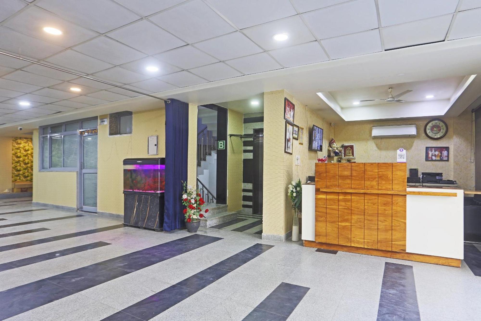 Hotel Aerostar Gold - Opposite Max Healthcare Delhi  Exterior foto