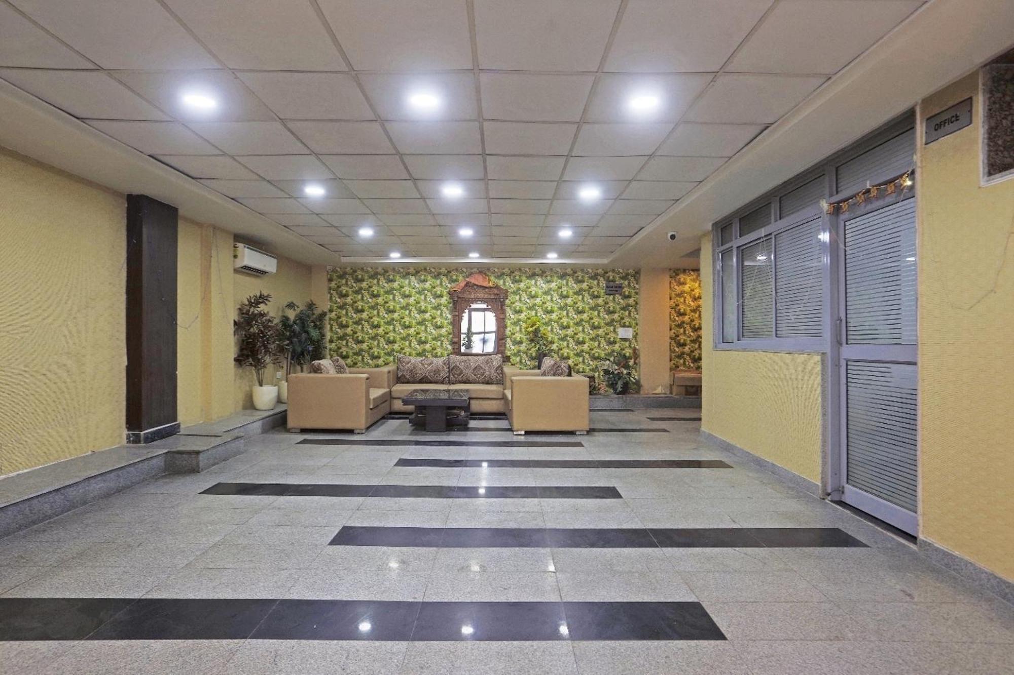 Hotel Aerostar Gold - Opposite Max Healthcare Delhi  Exterior foto