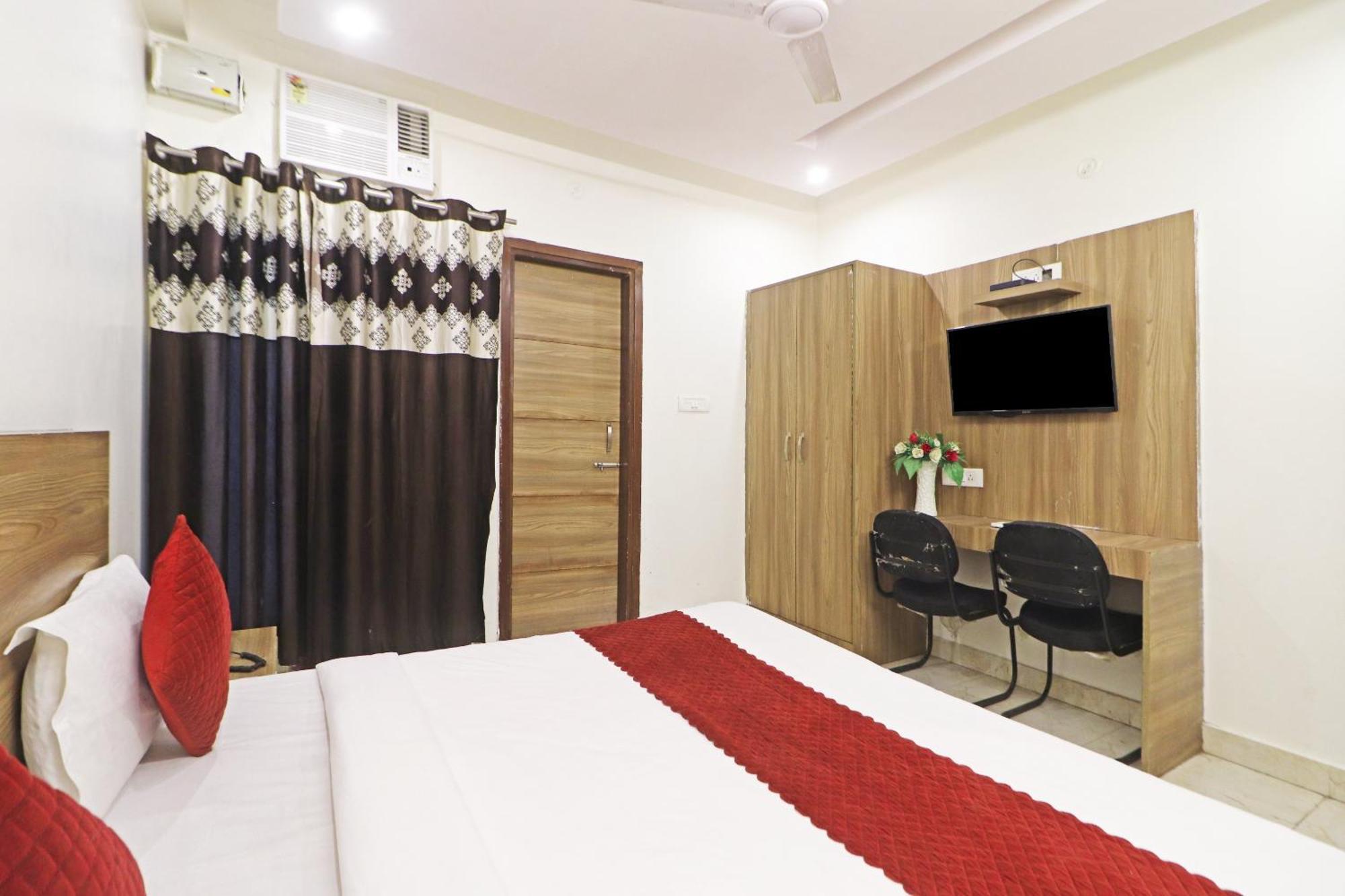 Hotel Aerostar Gold - Opposite Max Healthcare Delhi  Exterior foto