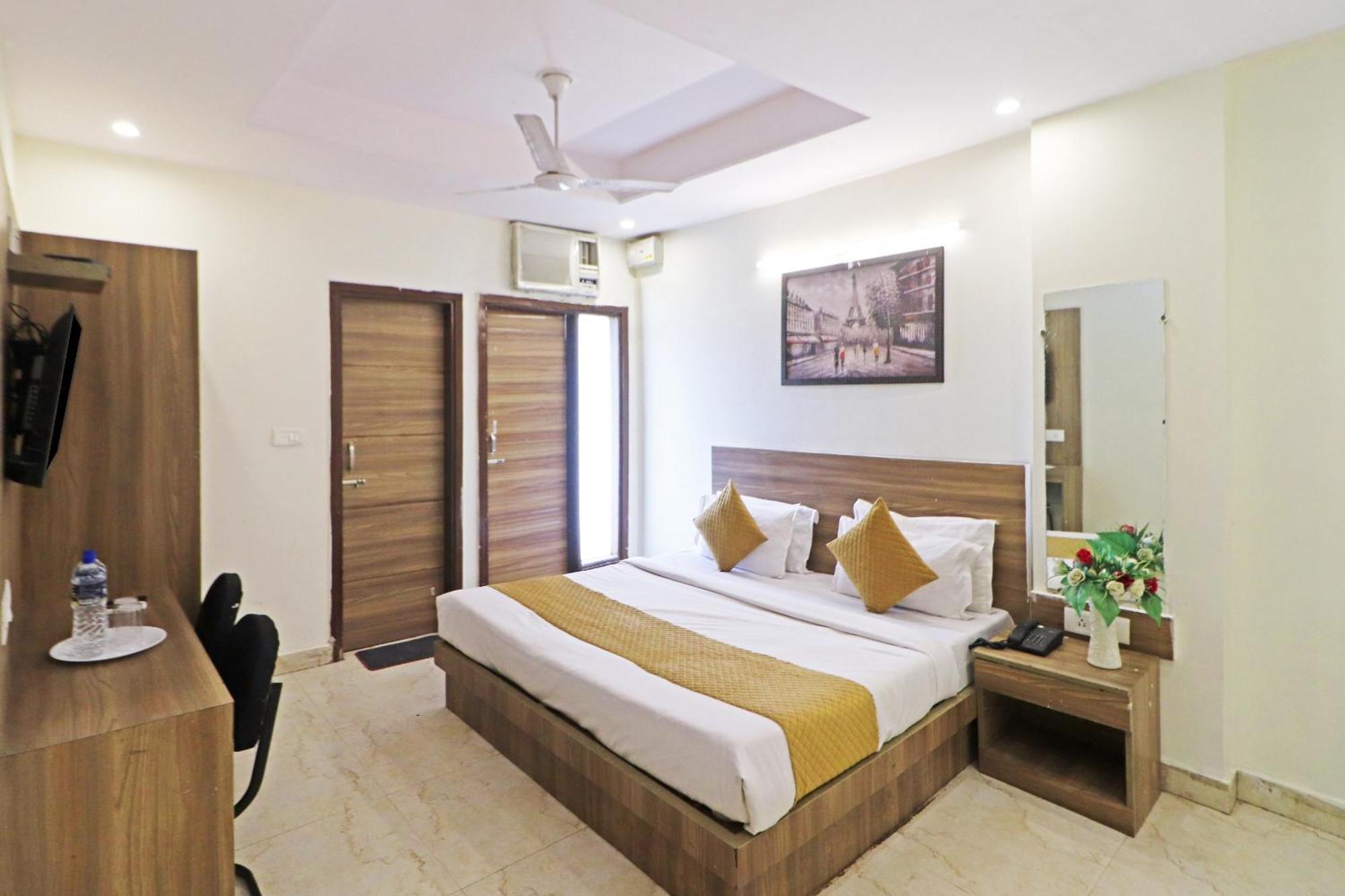 Hotel Aerostar Gold - Opposite Max Healthcare Delhi  Exterior foto
