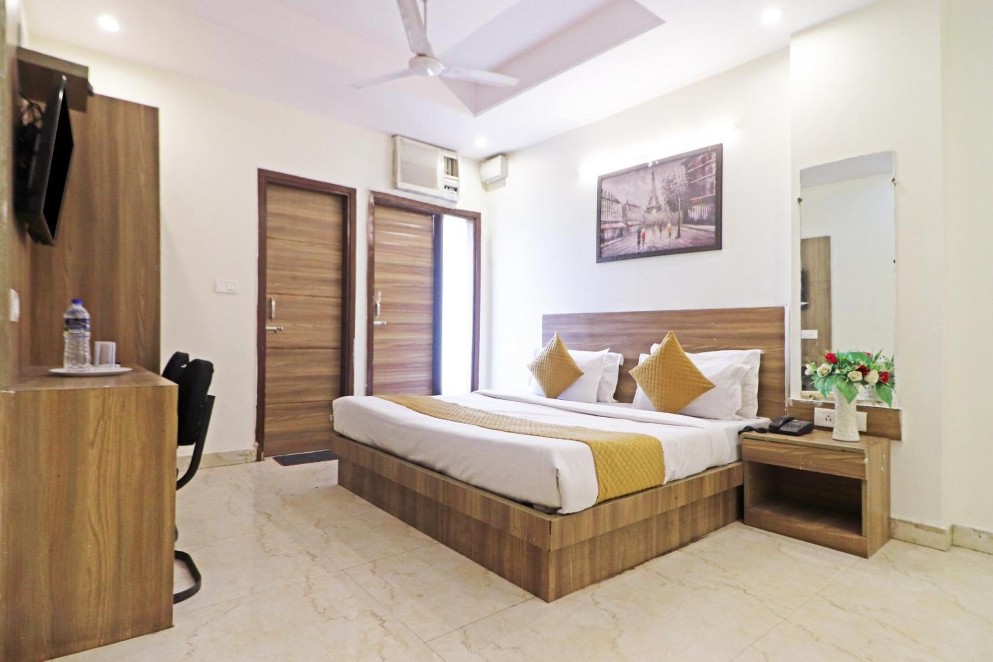Hotel Aerostar Gold - Opposite Max Healthcare Delhi  Exterior foto
