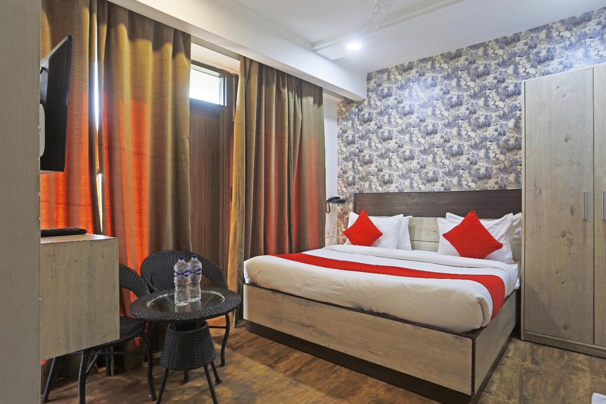 Hotel Aerostar Gold - Opposite Max Healthcare Delhi  Exterior foto
