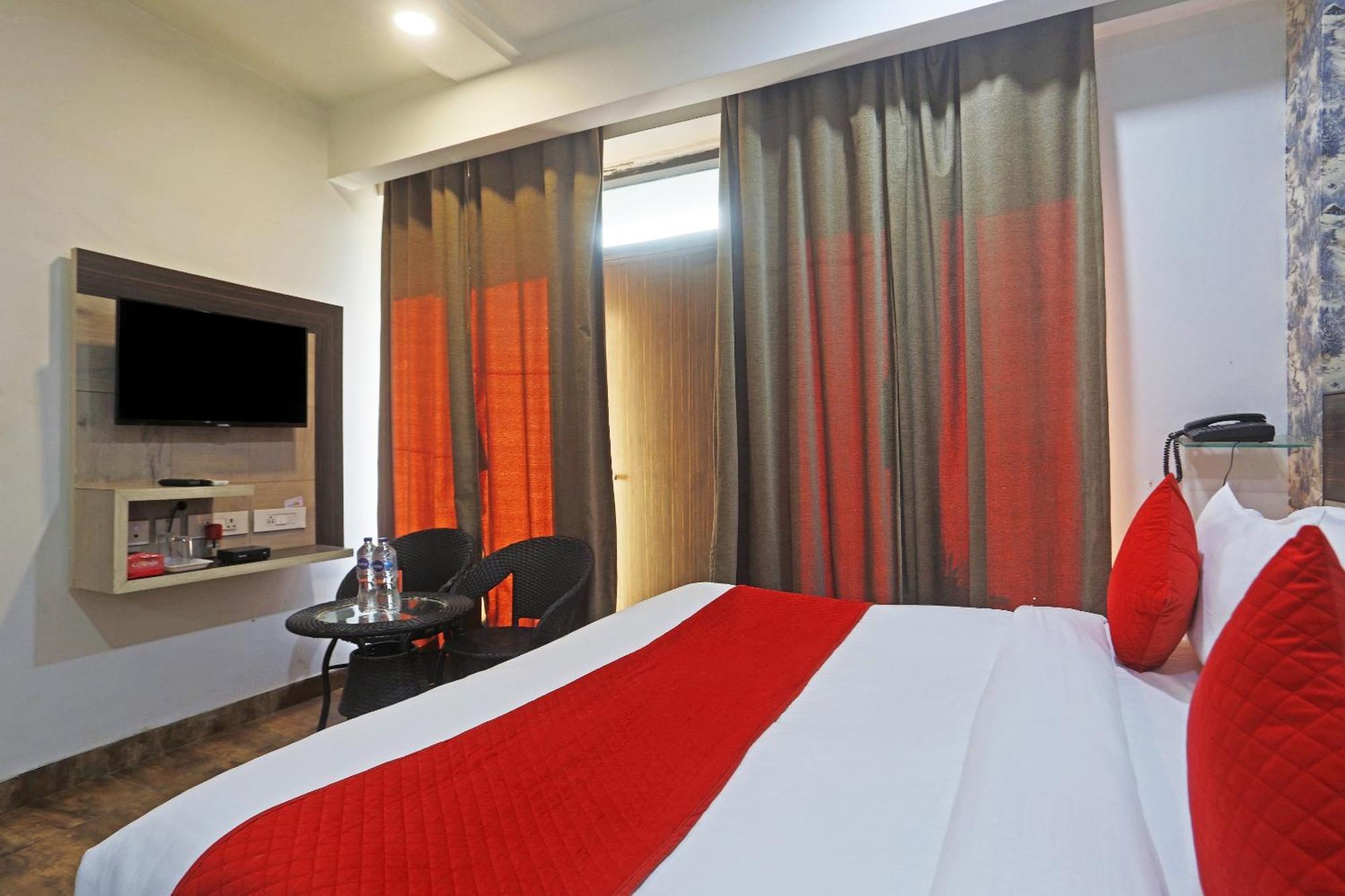 Hotel Aerostar Gold - Opposite Max Healthcare Delhi  Exterior foto