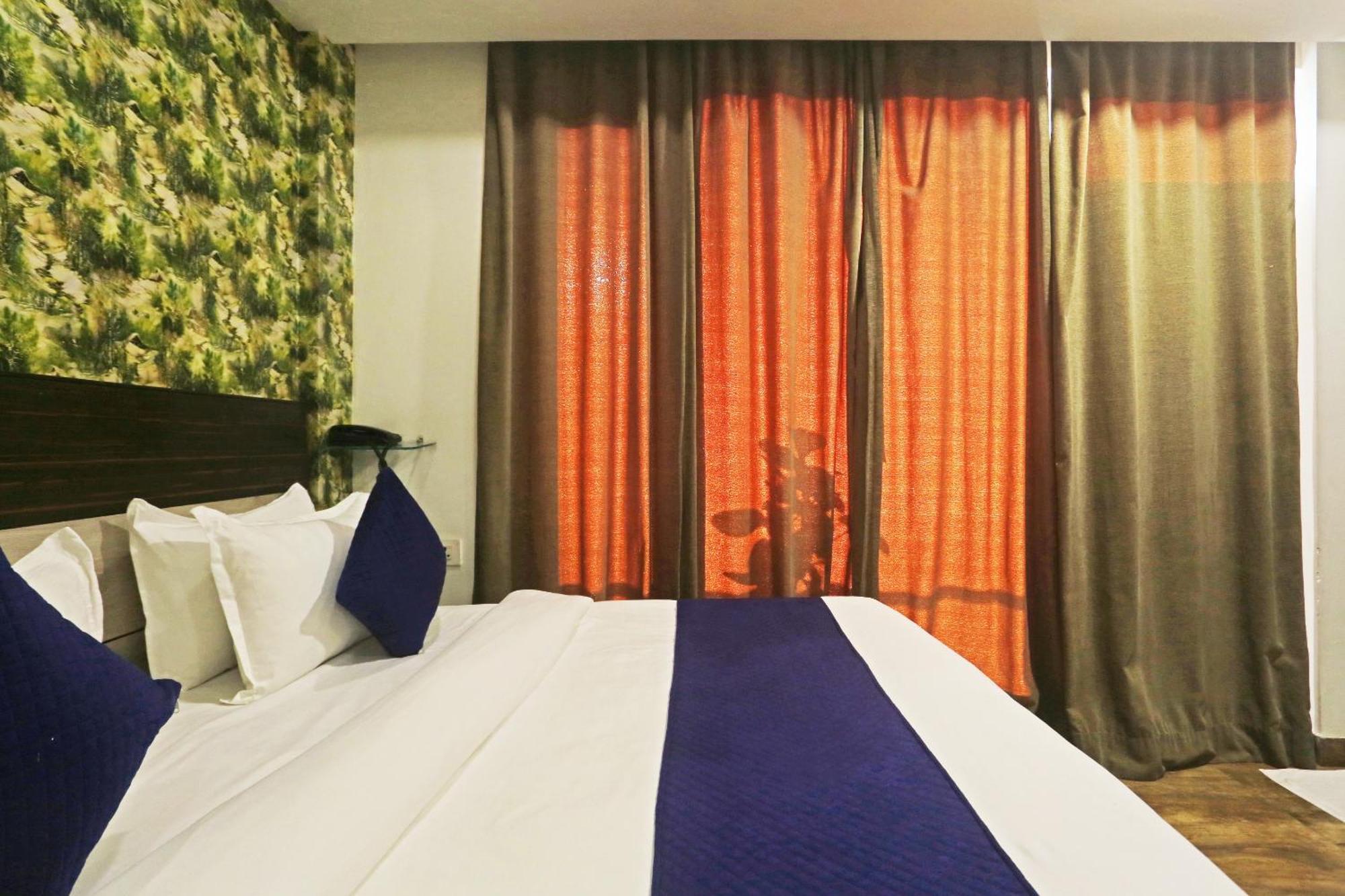 Hotel Aerostar Gold - Opposite Max Healthcare Delhi  Exterior foto