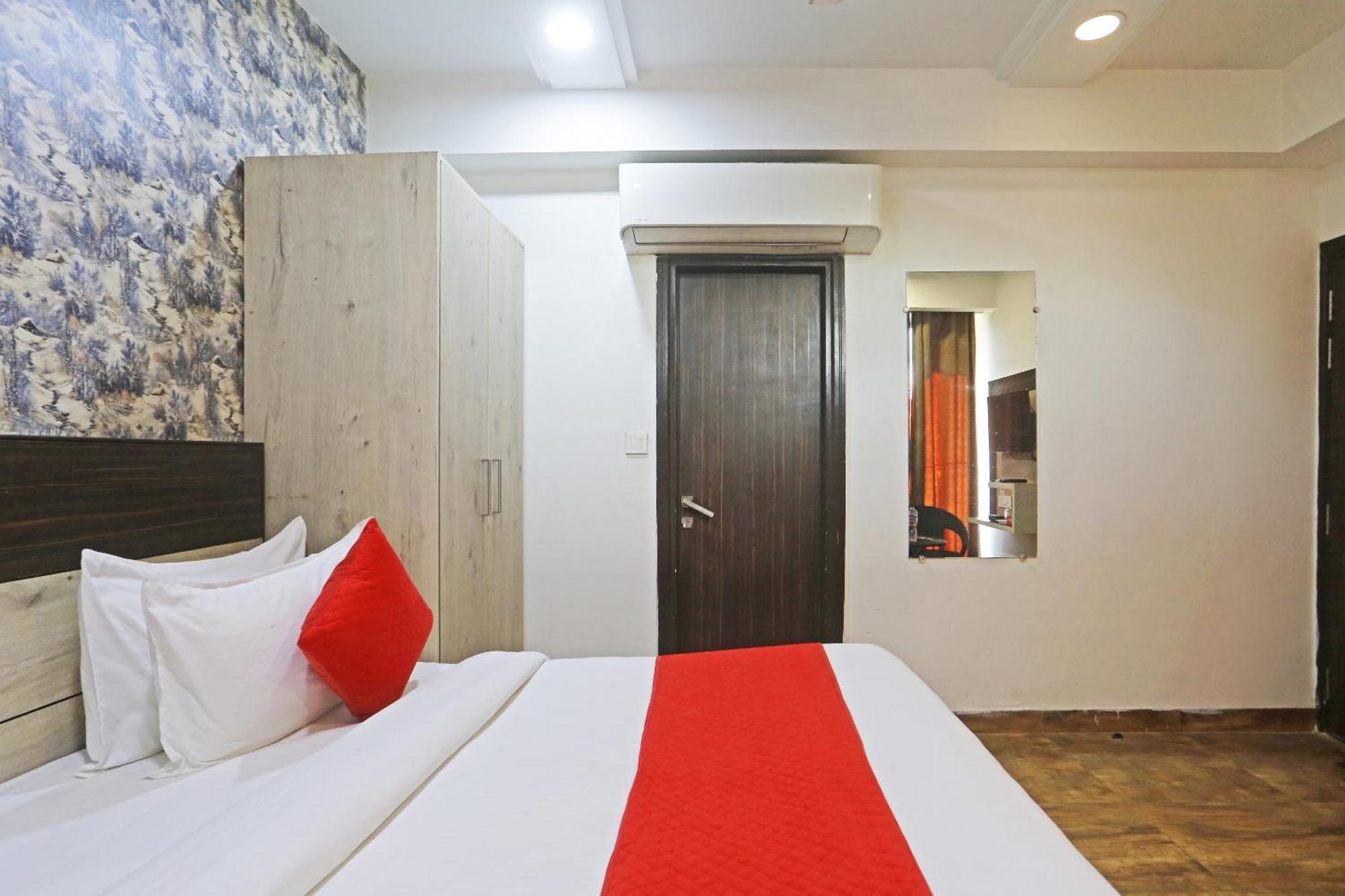 Hotel Aerostar Gold - Opposite Max Healthcare Delhi  Exterior foto