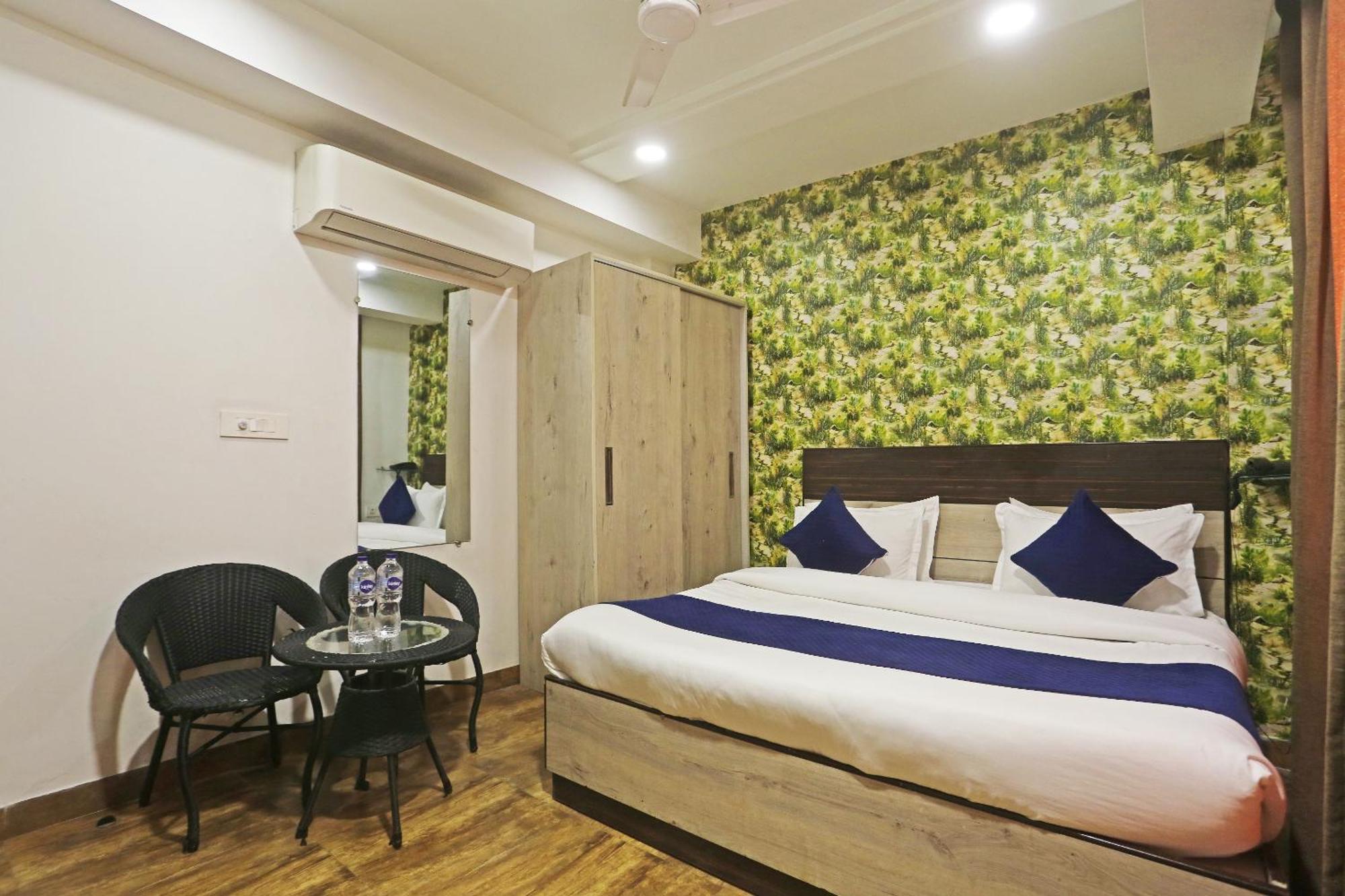 Hotel Aerostar Gold - Opposite Max Healthcare Delhi  Exterior foto
