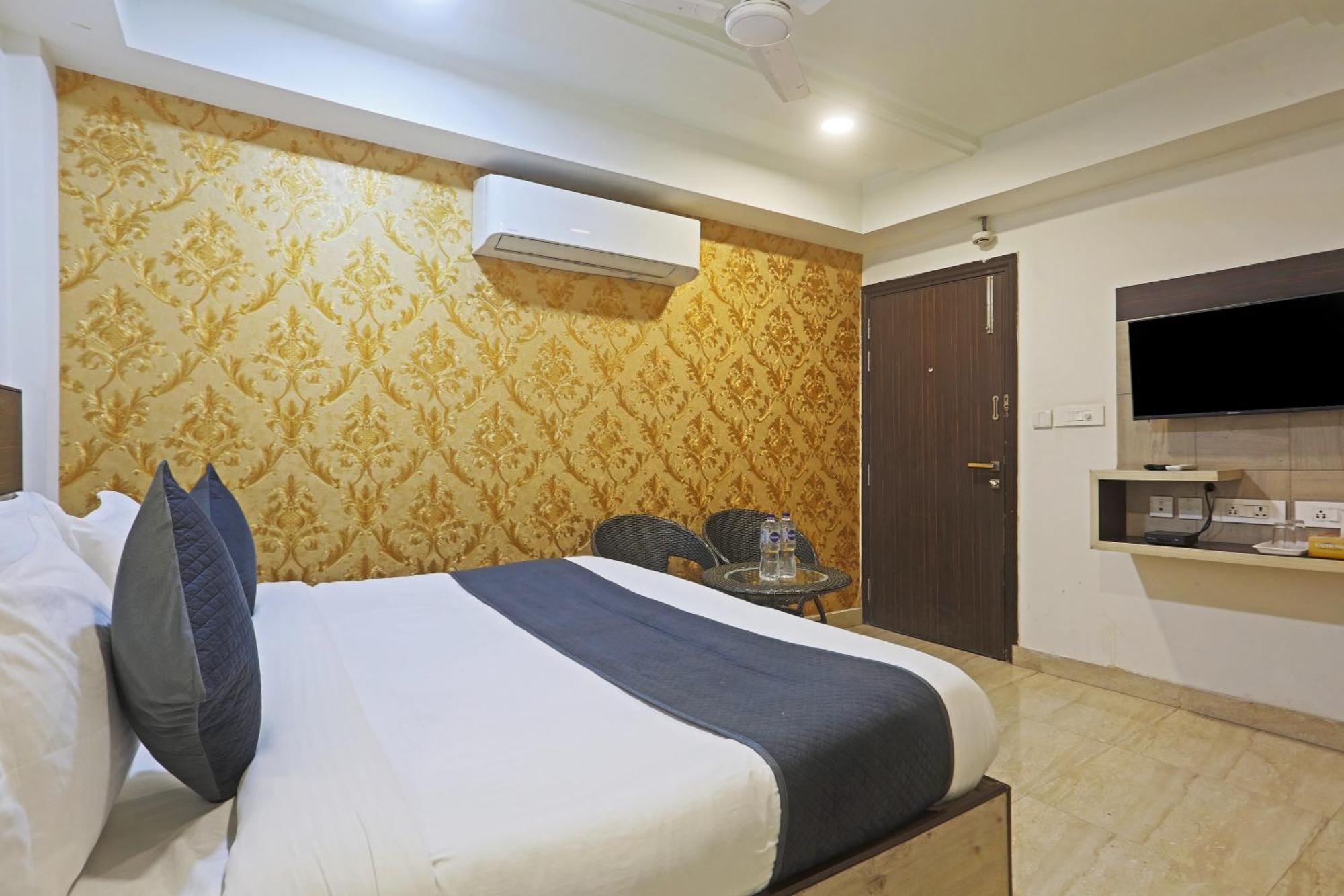 Hotel Aerostar Gold - Opposite Max Healthcare Delhi  Exterior foto