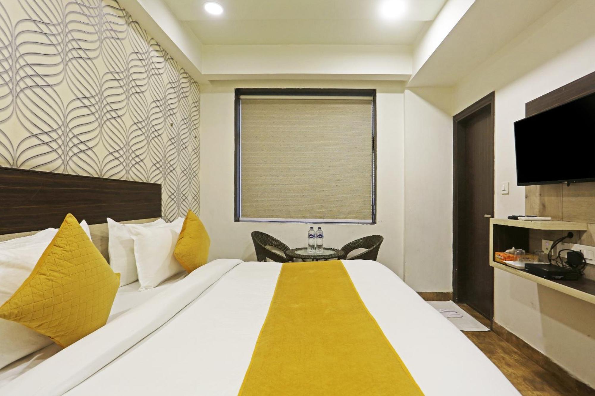 Hotel Aerostar Gold - Opposite Max Healthcare Delhi  Exterior foto