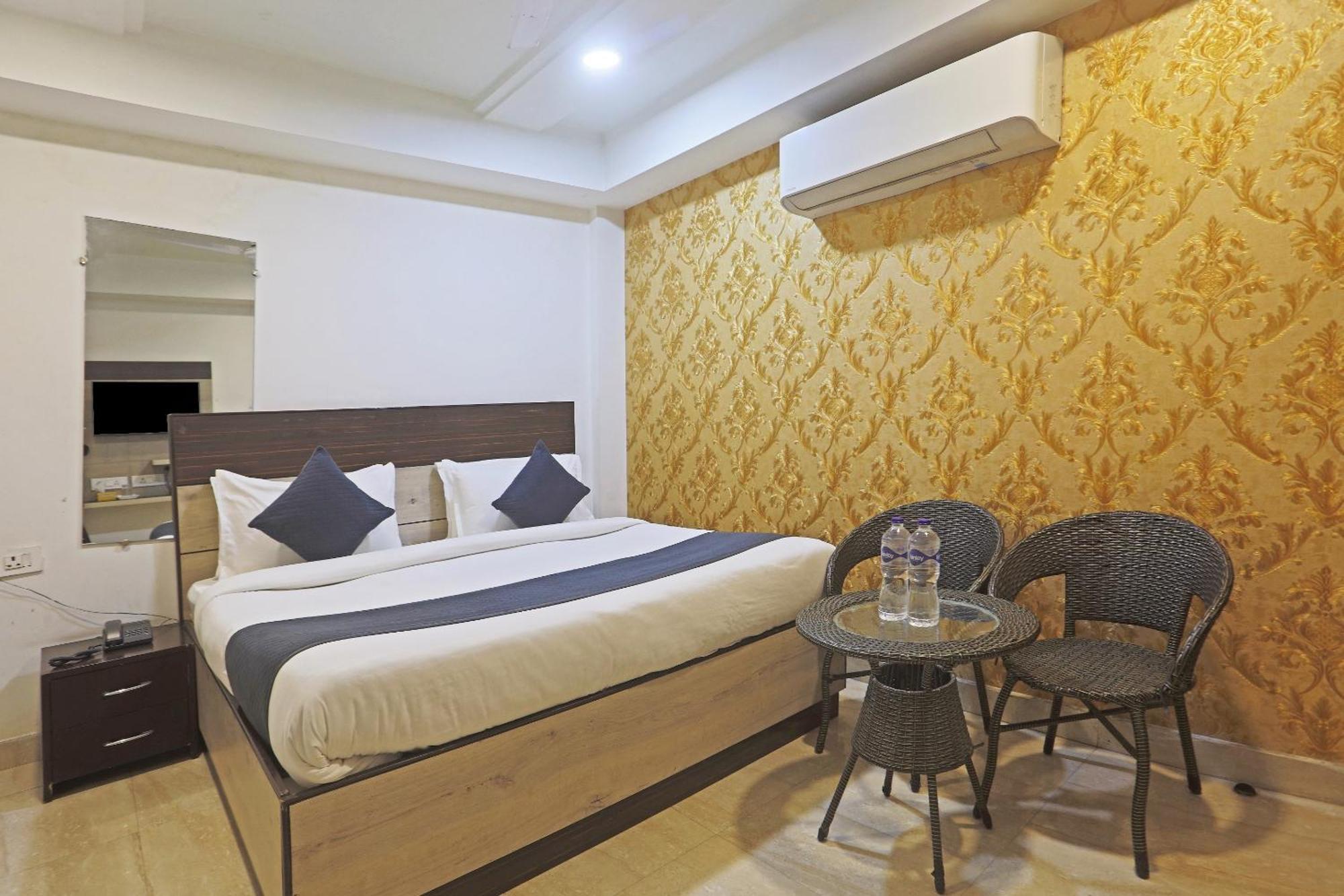 Hotel Aerostar Gold - Opposite Max Healthcare Delhi  Exterior foto