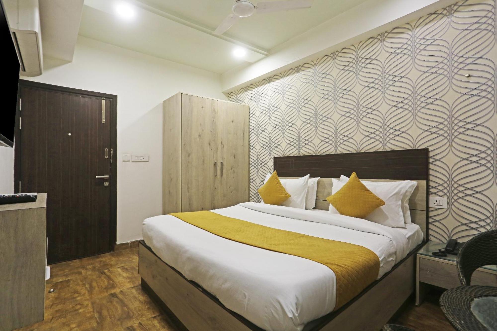 Hotel Aerostar Gold - Opposite Max Healthcare Delhi  Exterior foto