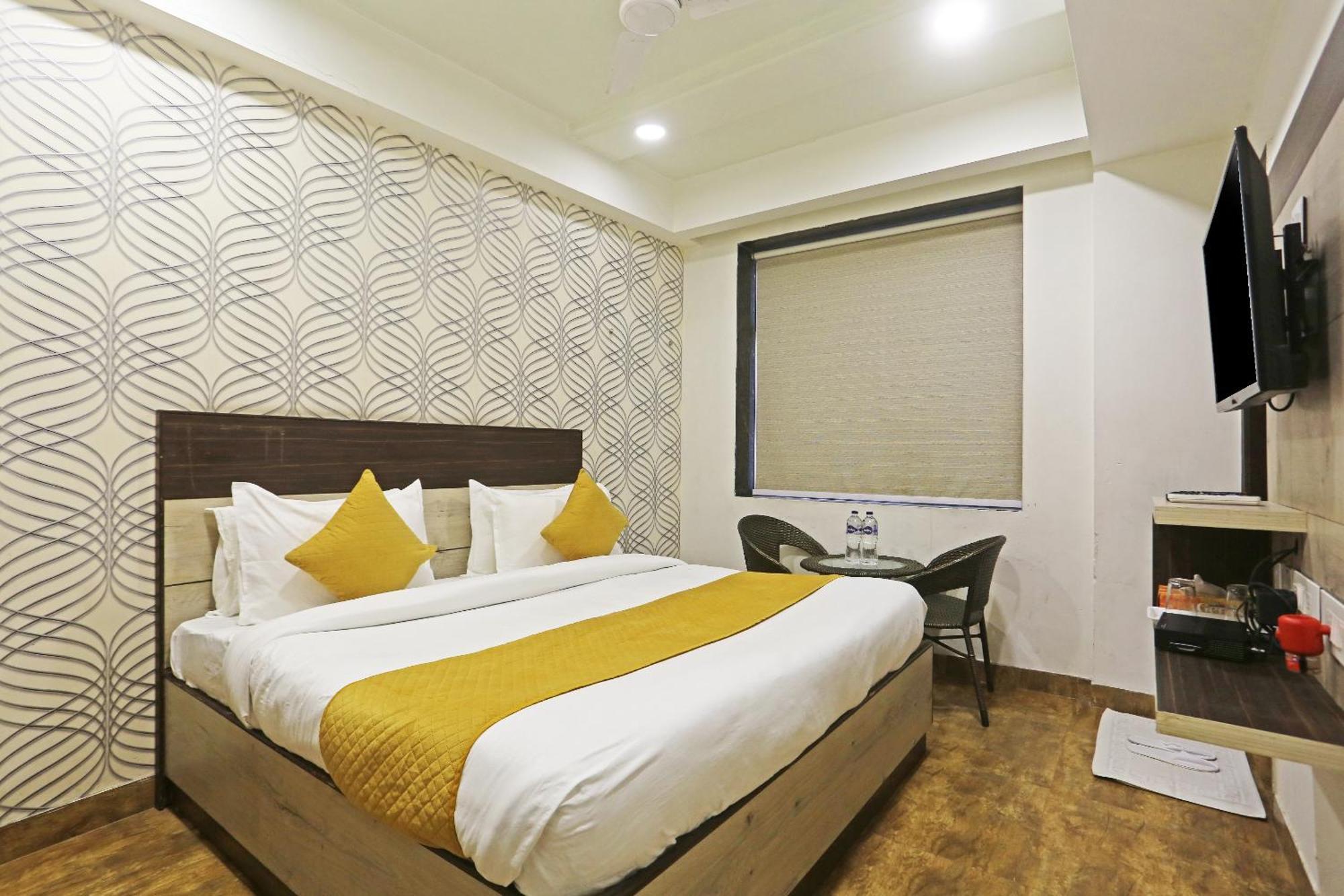 Hotel Aerostar Gold - Opposite Max Healthcare Delhi  Exterior foto